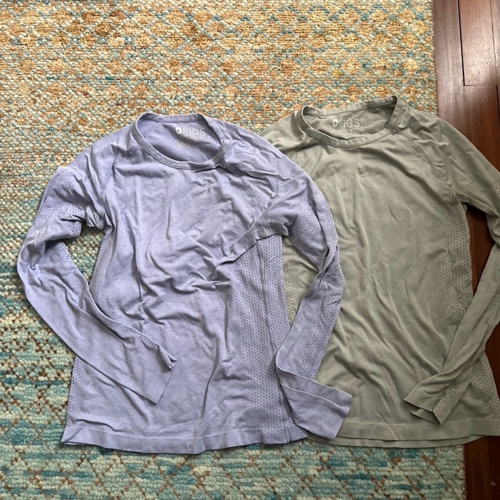 FIGS Seamless Long Sleeve Top in Light Lavender